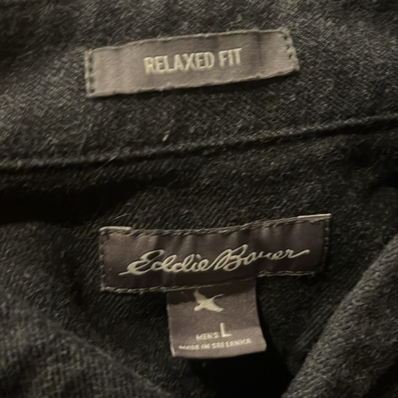 EDDIE BAURER relaxed fit button down - Picture 3 of 4